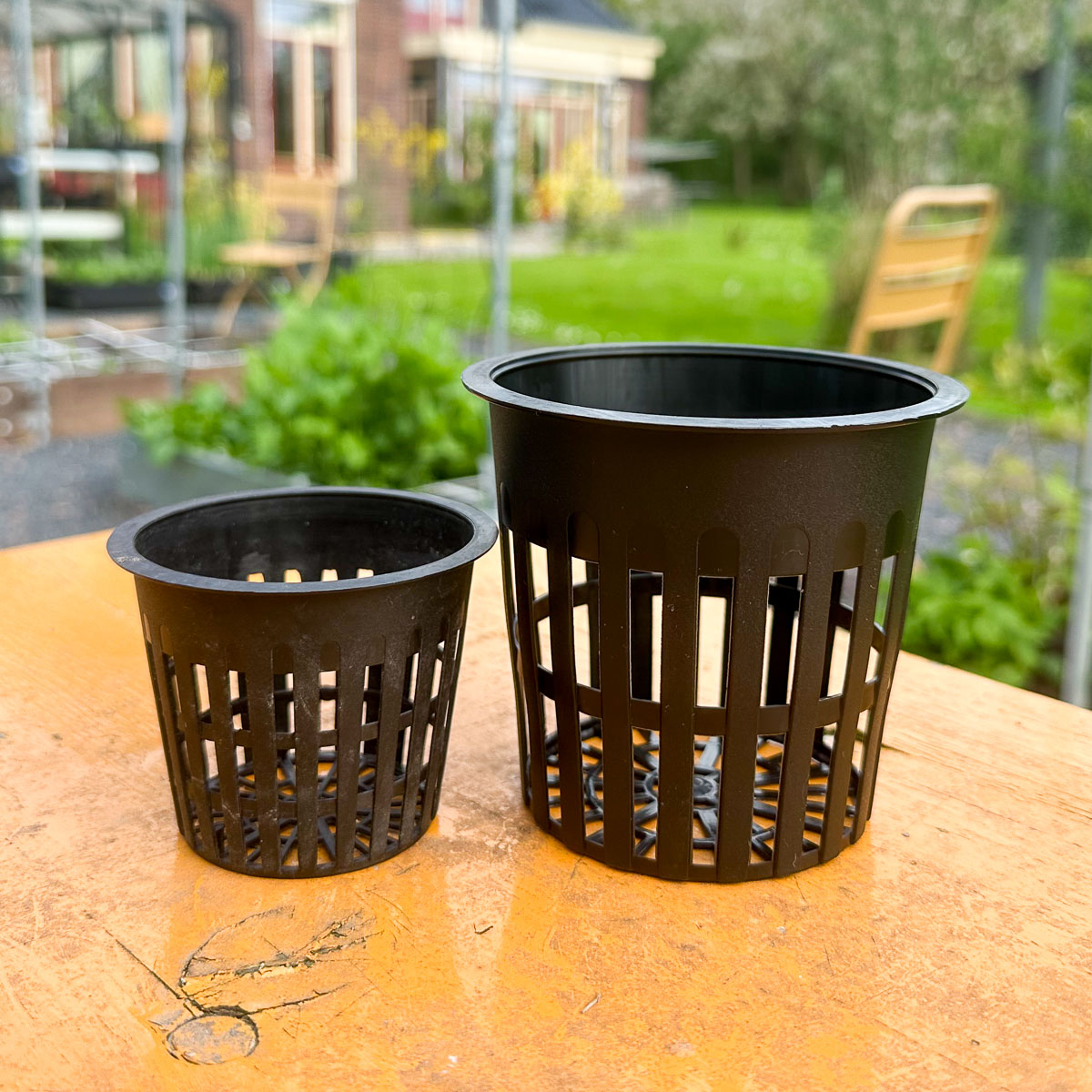 MM-Airpots are net pots with holes along the sides that give roots more oxygen