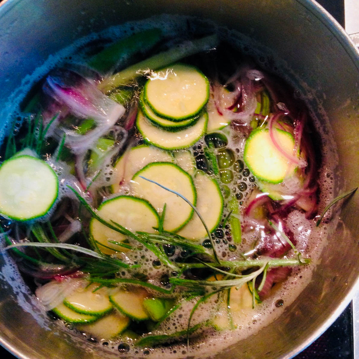 Bean and courgette salad with red onion and tarragon