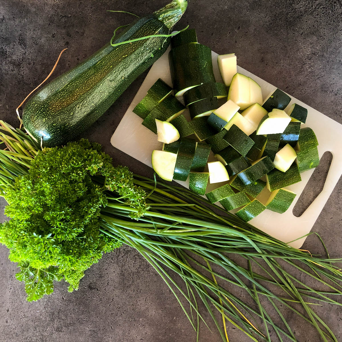 Ready in 10 minutes: ingredients for a super healthy and quick zucchini soup
