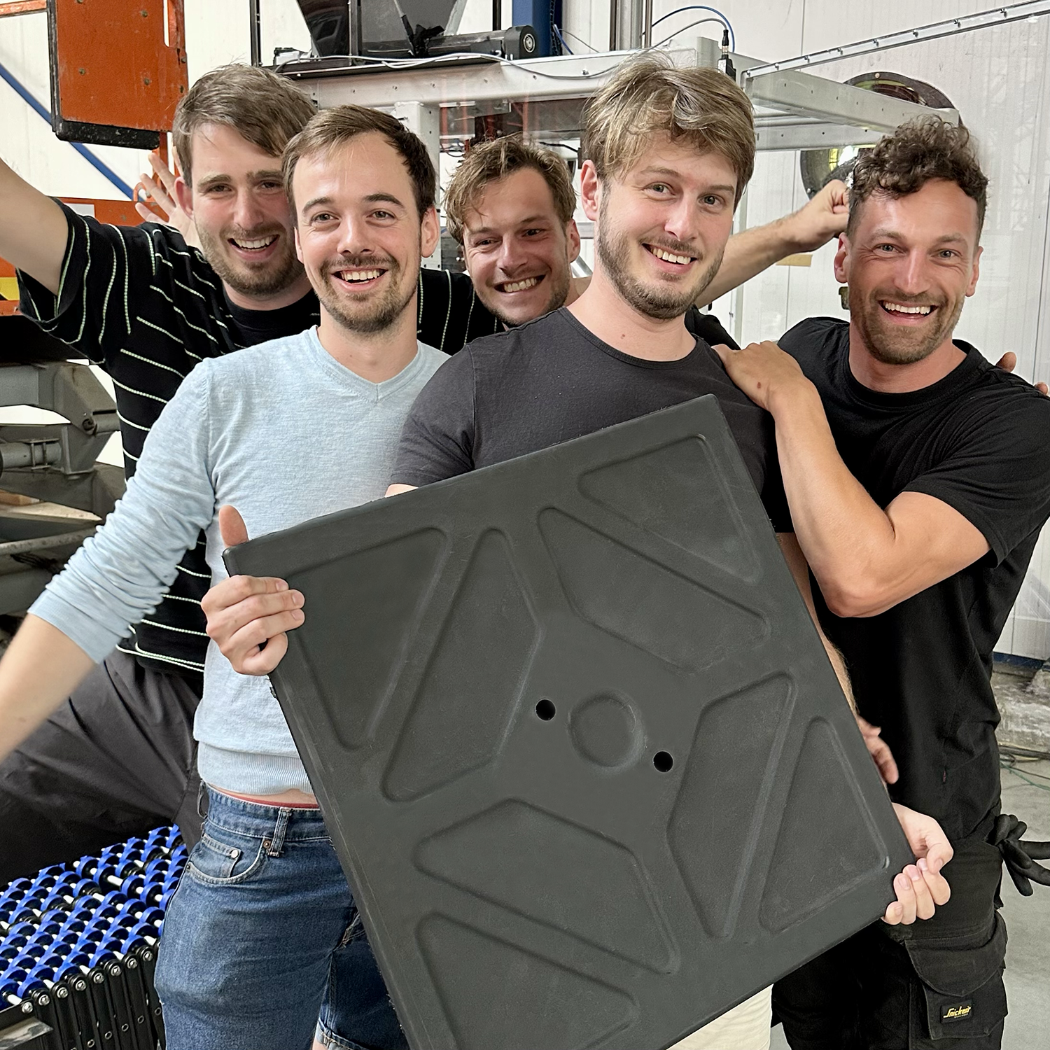 The first usable Makkelijke Moestuin water reservoir produced by the team's own machine