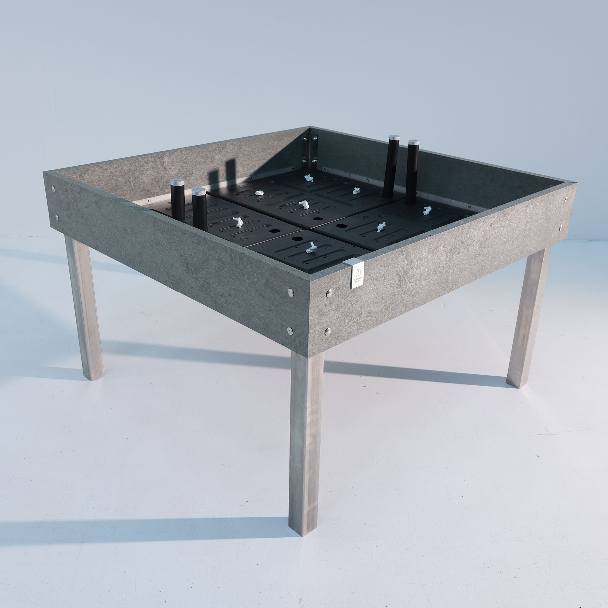 MM-Hero raised table garden box, 16 squares