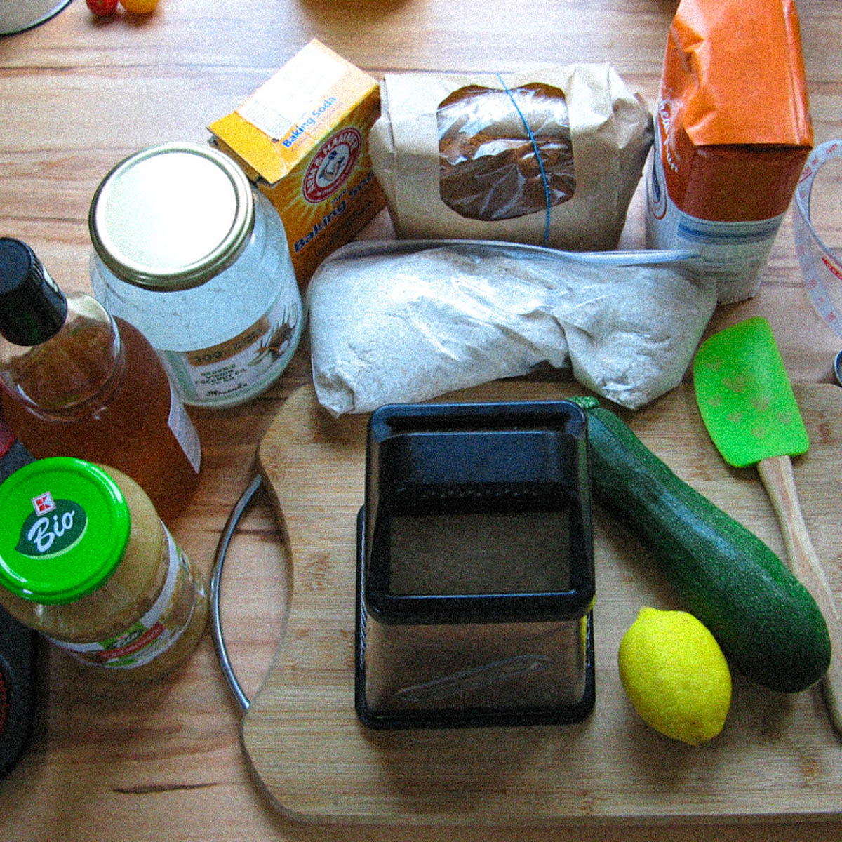 Benodigde Ingrediënten voor cupcakes met blauwe bessen en courgette