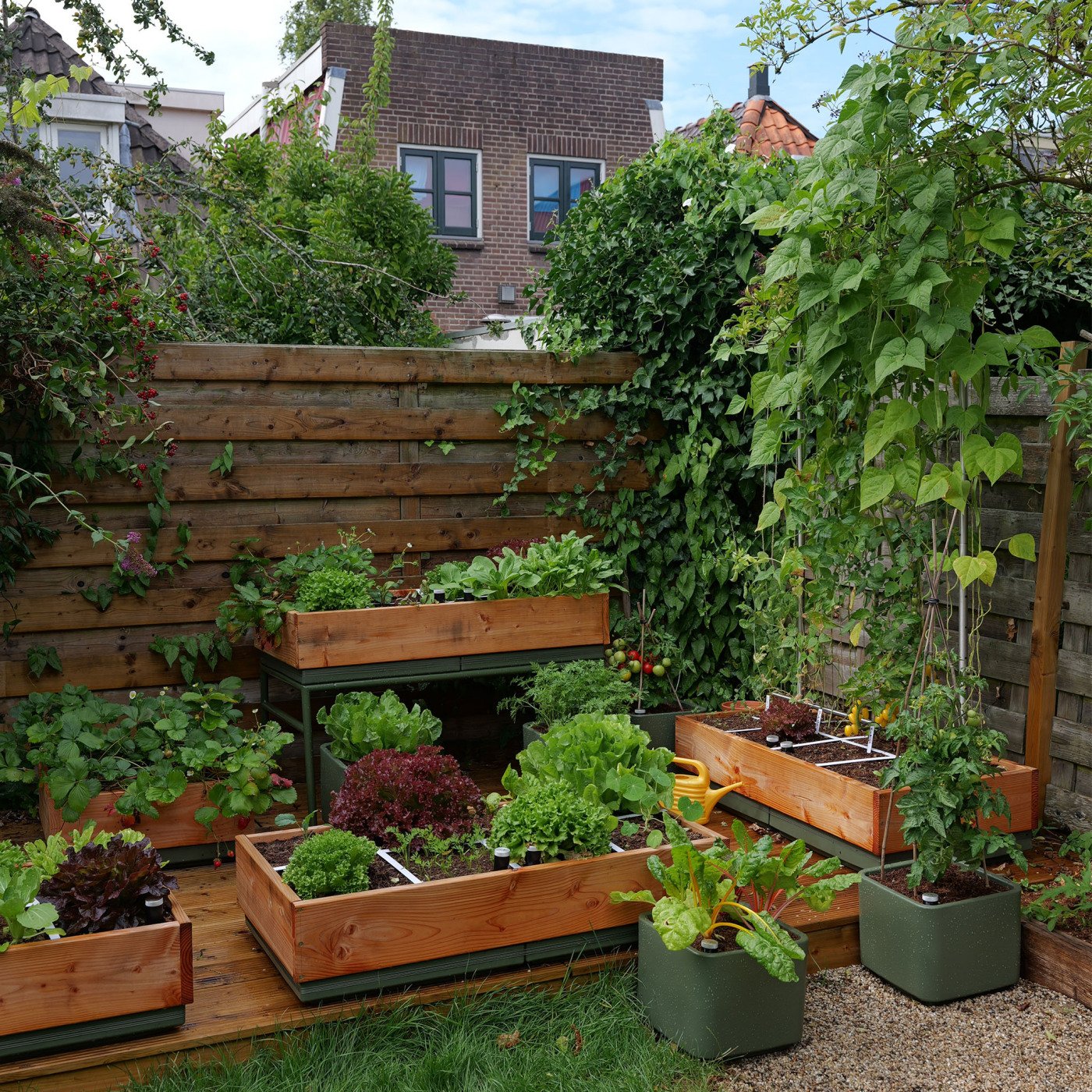 Onze nieuwe moestuinbakken in de stadstuin van Jelmer.