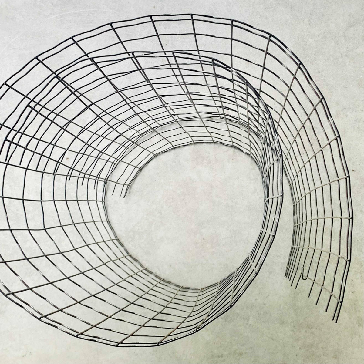 Rolled up wire fencing 200 x 103 cm