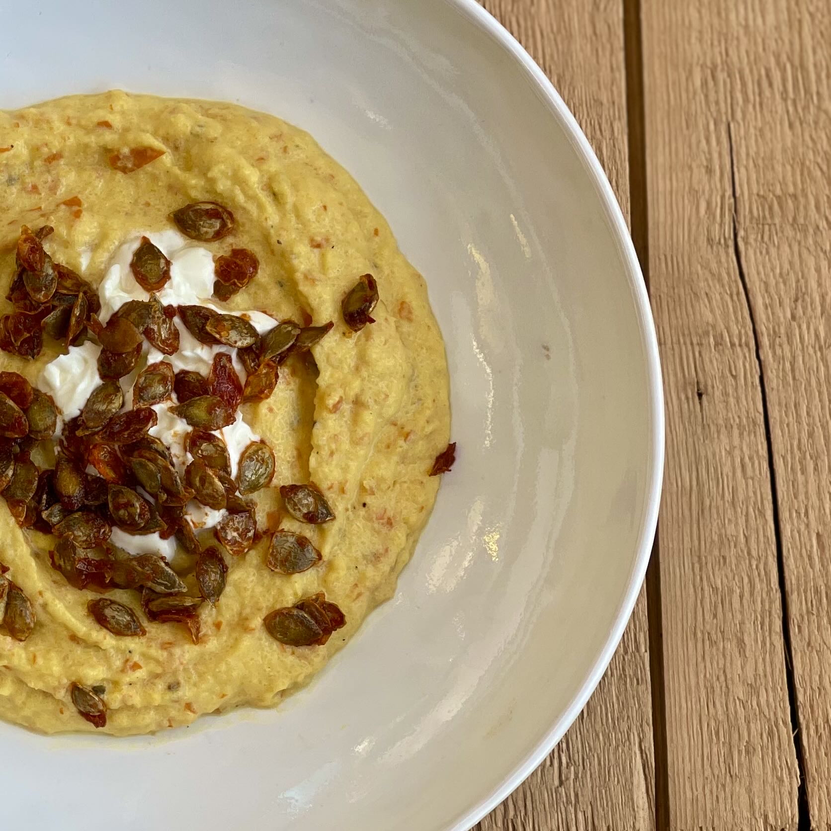 Pompoen puree met geroosterde pitten