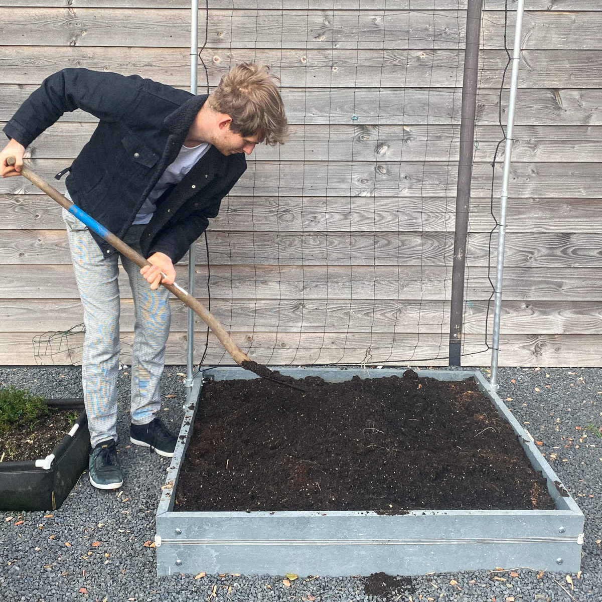 Maak de moestuinbakken van vorig jaar weer klaar voor het nieuwe seizoen