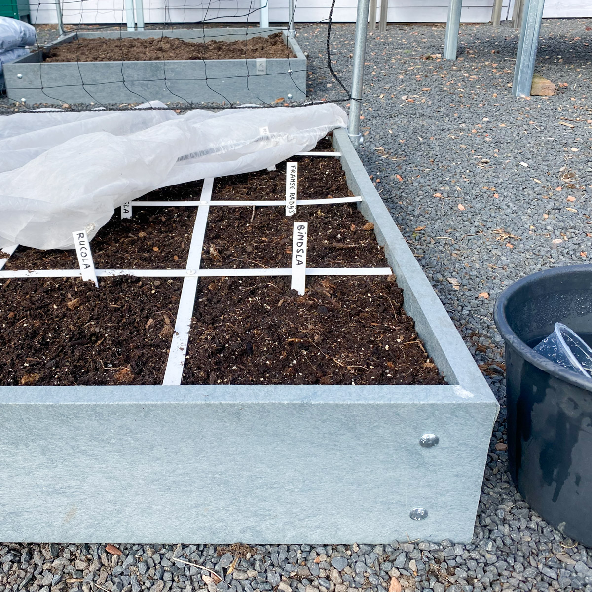 Hou de Makkelijke Moestuinmix na het zaaien goed vochtig