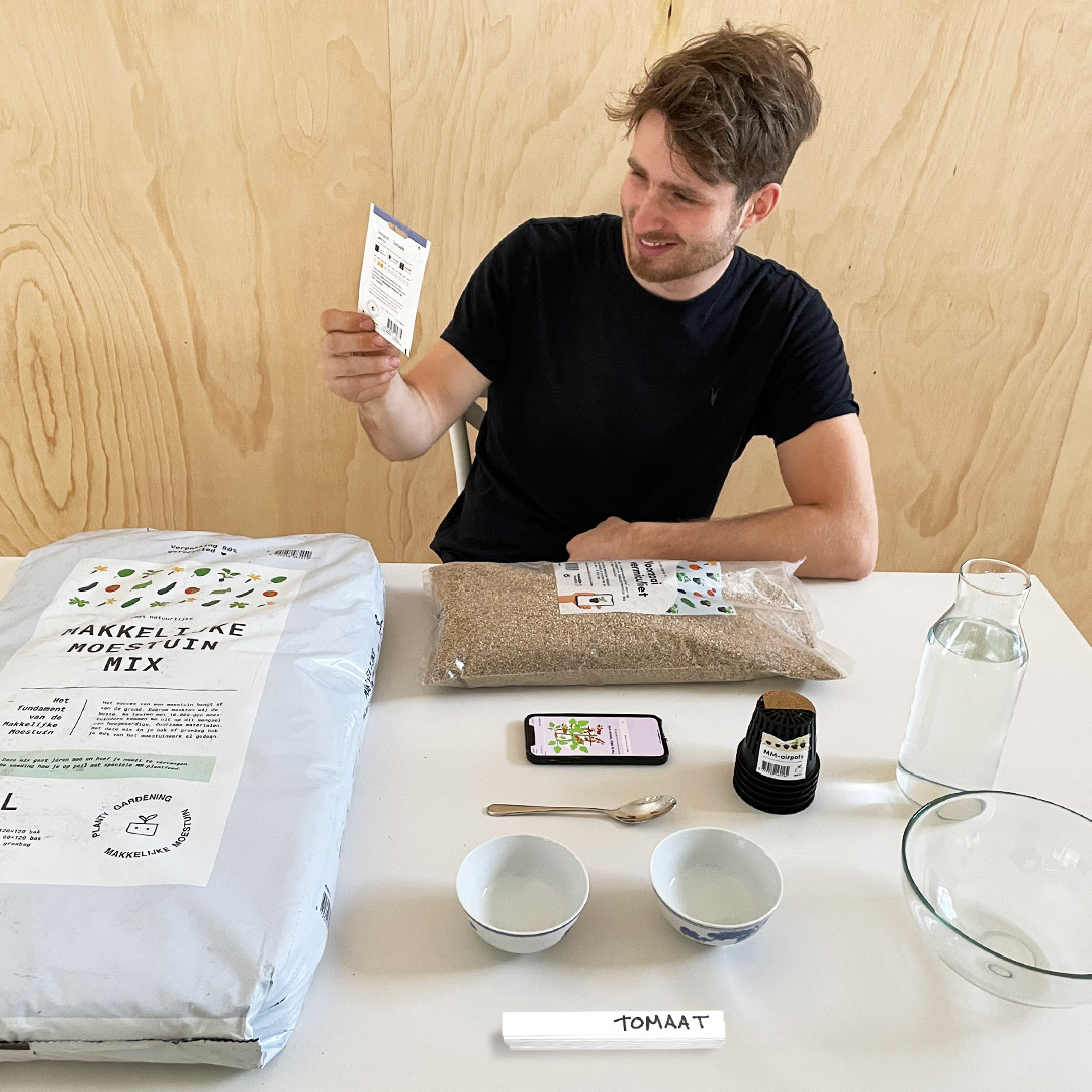 Vermiculite MM-Mix Airpots seeds bowls and water ready for sowing